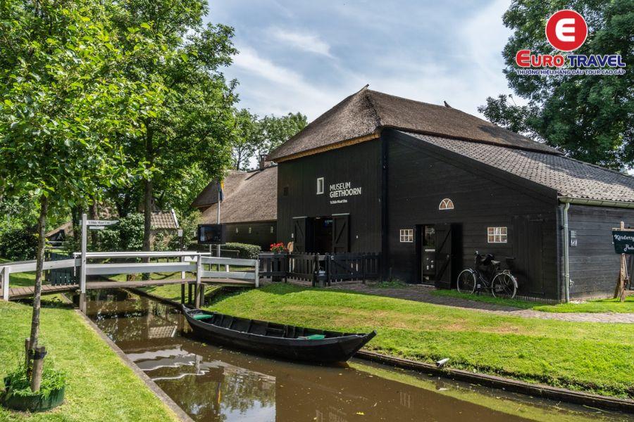 Bảo tàng Het Olde Maat Uus tại làng Giethoorn