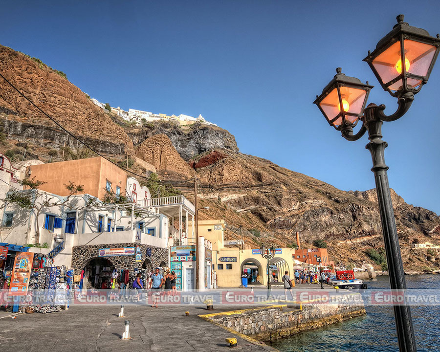 ben-cang-cu-Fira-old-port_cong-ty-du-lich-chau-au-euro-travel