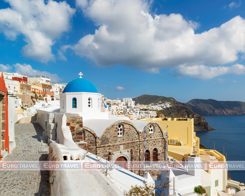 lang-oia-xinh-dep_cong-ty-du-lich-chau-au-euro-travel