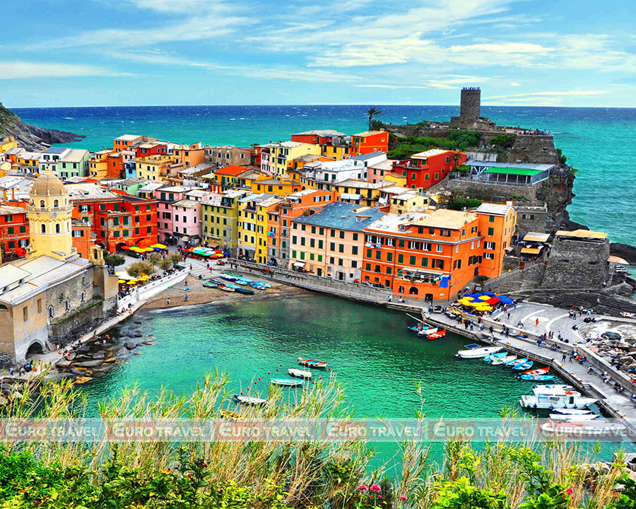 Lang-Vernazza-tai-cinque-terre_cong-ty-du-lich-chau-au-euro-travel