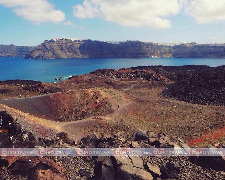 nui-lua-Nea-Kameni_cong-ty-du-lich-chau-au-euro-travel