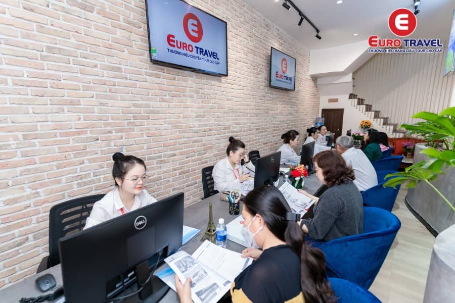 EuroTravel - thương hiệu hàng đầu tour châu Âu. EuroTravel - thương hiệu hàng đầu tour châu Âu