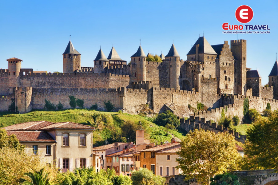 Carcassonne - Thành phố của những pháo đài