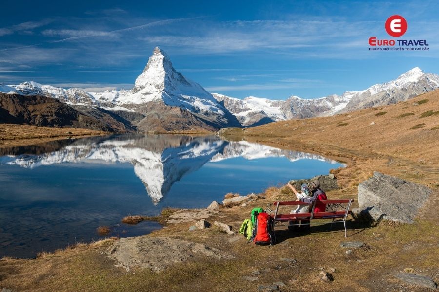 Matterhorn hùng vĩ yên bình tại Thụy Sĩ