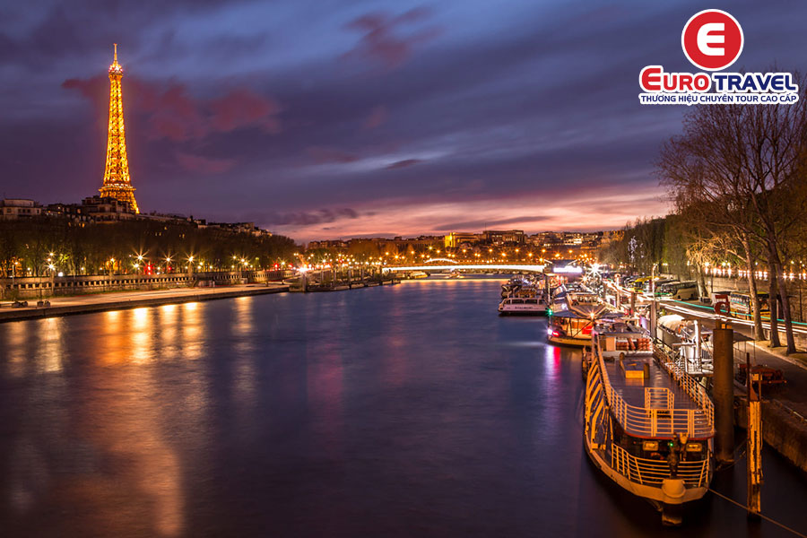 Khám phá vẻ đẹp cổ kính Paris