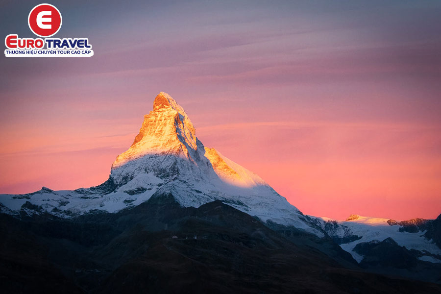 Matterhorn 1 trong 5 ngọn núi tuyết đẹp nhất Thuỵ Sĩ