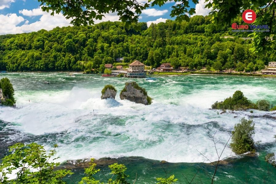 Thác nước Rhine kỳ vĩ và nên thơ