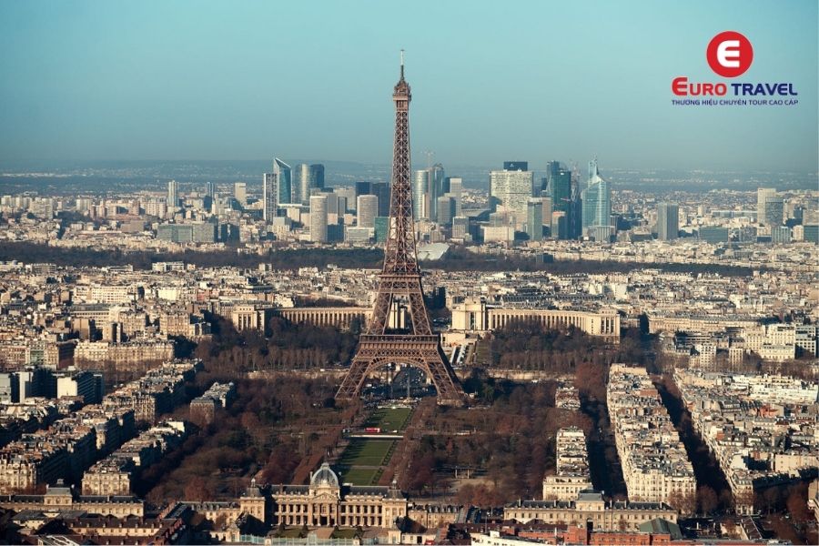 Thăm Paris trong tour du lịch Pháp