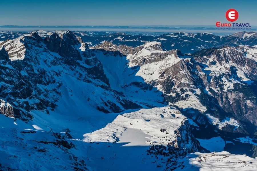 Titlis - Vùng núi tuyết tuyệt đẹp trong kinh nghiệm du lịch Thụy Sĩ 2022