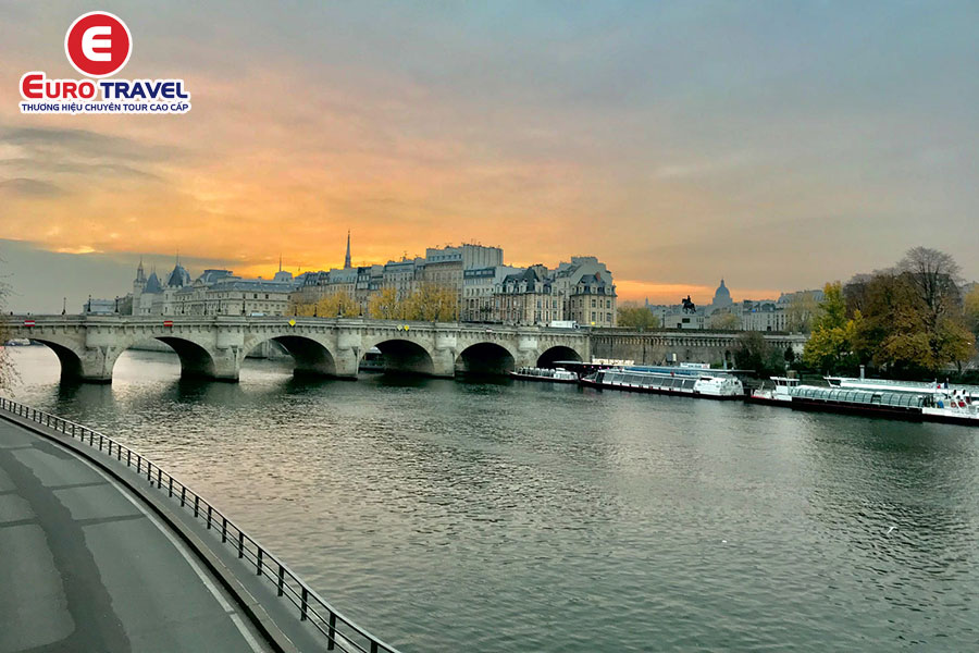 Cẩm nang du lịch Paris