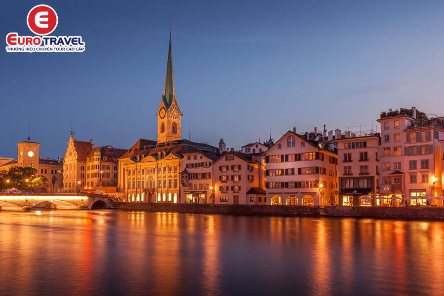 Cẩm nang du lịch Zurich khám phá Fraumunster
