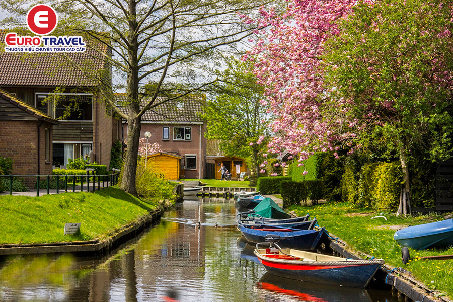 Điểm du lịch Hà Lan khám phá Venice thu nhỏ Giethoorn