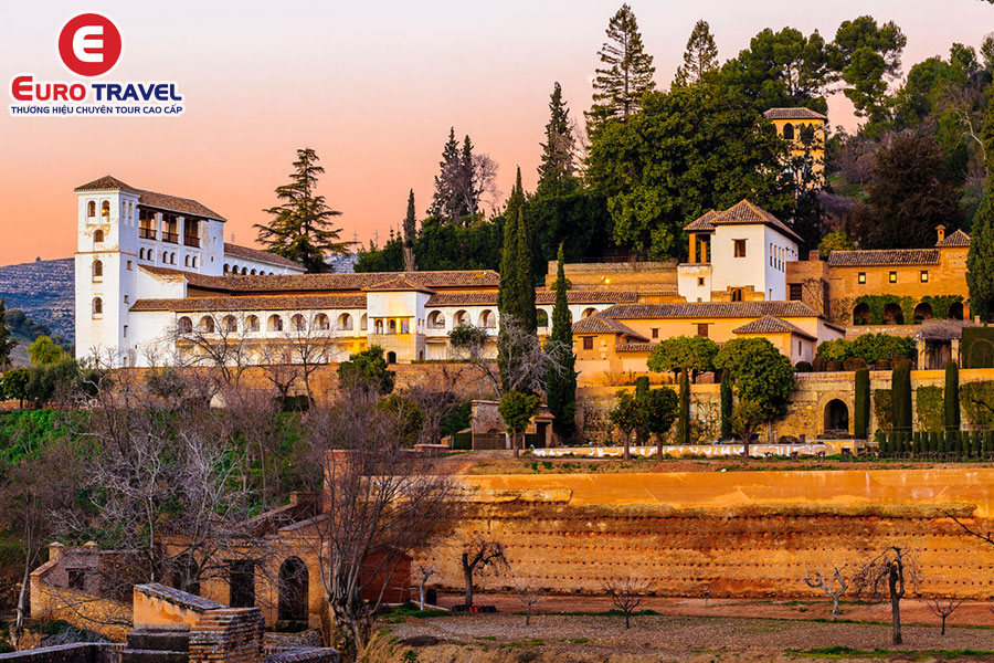 Điểm du lịch Tây Ban Nha khám phá Alhambra