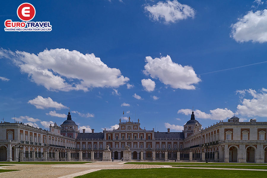Khám phá Palacio Real tại Tây Ban Nha