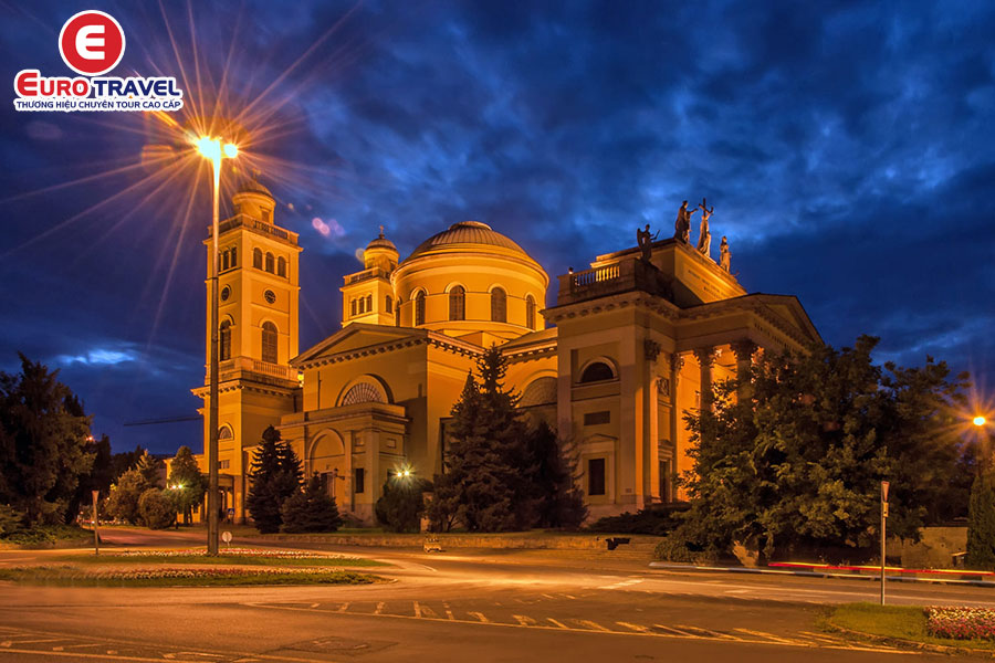 Khám phá châu Âu đến Eger tại Hungary