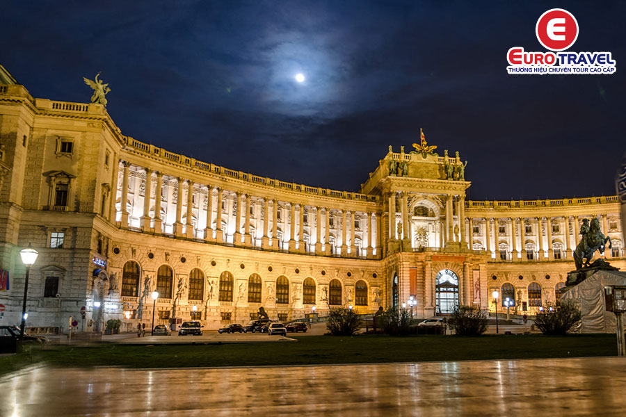 Khám phá châu Âu tham quan Hofburg tại Áo