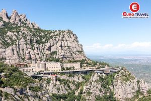 Khám phá vẻ đẹp độc đáo Montserrat cùng Euro Travel