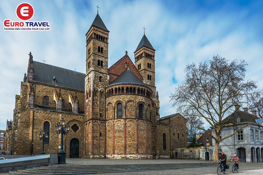 Khám phá châu Âu tại Maastricht Vrijthof cổ kính Hà Lan