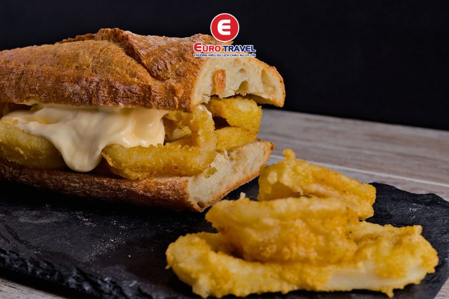 Bánh mì kẹp mực là món ngon được yêu thích tại Madrid
