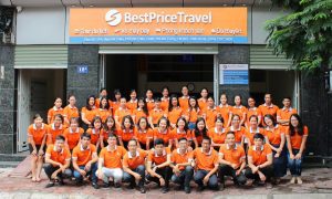Đội ngũ nhân viên Đoàn khách của Tugo trong chuyến du lịch châu Âu công ty BestPrice 