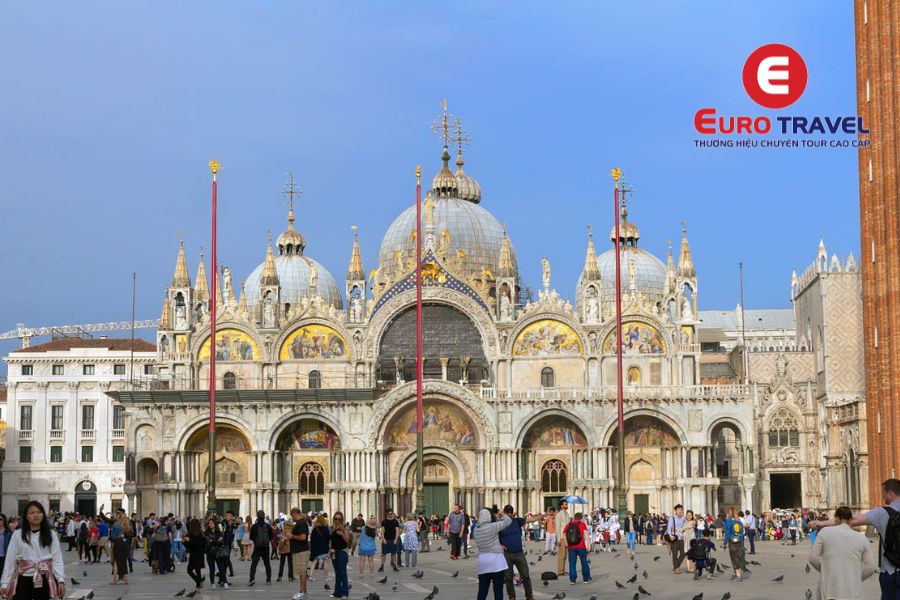 Không được phép ăn tại quảng trường San Marco