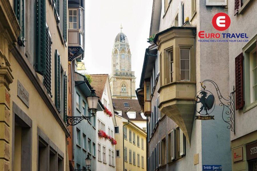 <em>Khu phố cổ Zurich yên bình</em>