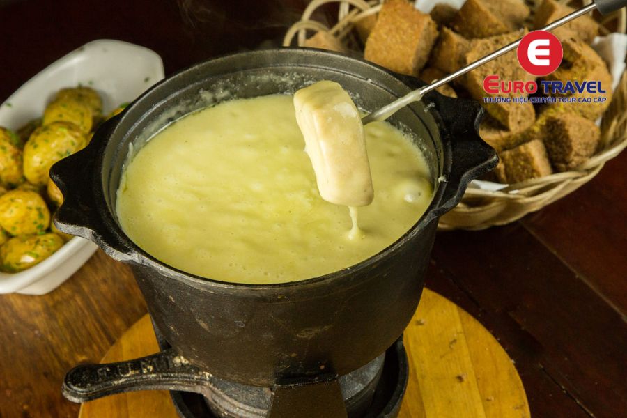 Đặc sản Lẩu phô mai Cheese Fondue