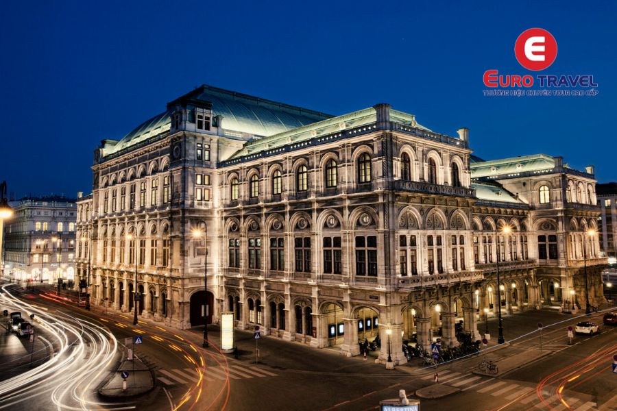 Nhà hát Vienna State Opera tuyệt đẹp giữa thủ đô Áo