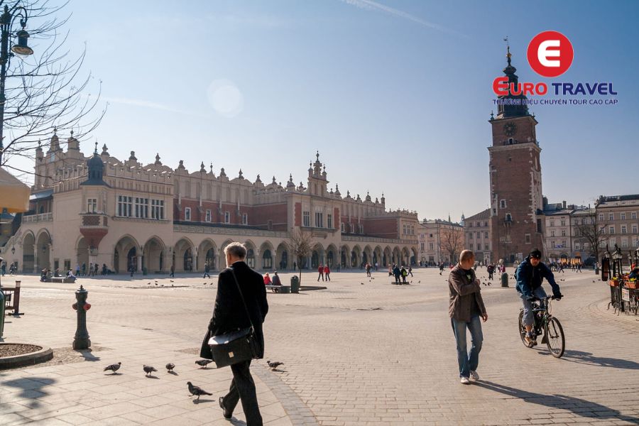 Quảng trường thành phố Place Du Marche