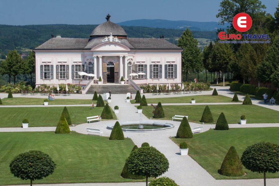 Tu viện Melk Abbey trong những điểm du lịch Áo