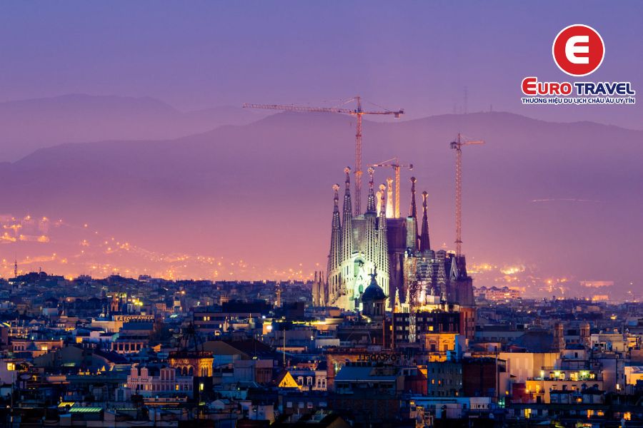 Vương cung thánh đường Sagrada Familia