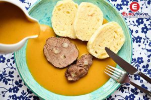 Ẩm thực Tiệp Khắc thưởng thức đặc sản Svíčková na smetaně