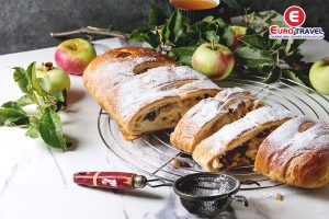 Ẩm thực Vienna thưởng thức hương vị Apfelstrudel