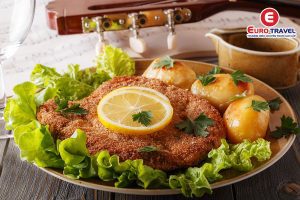 Ẩm thực Vienna trải nghiệm Wiener Schnitzel