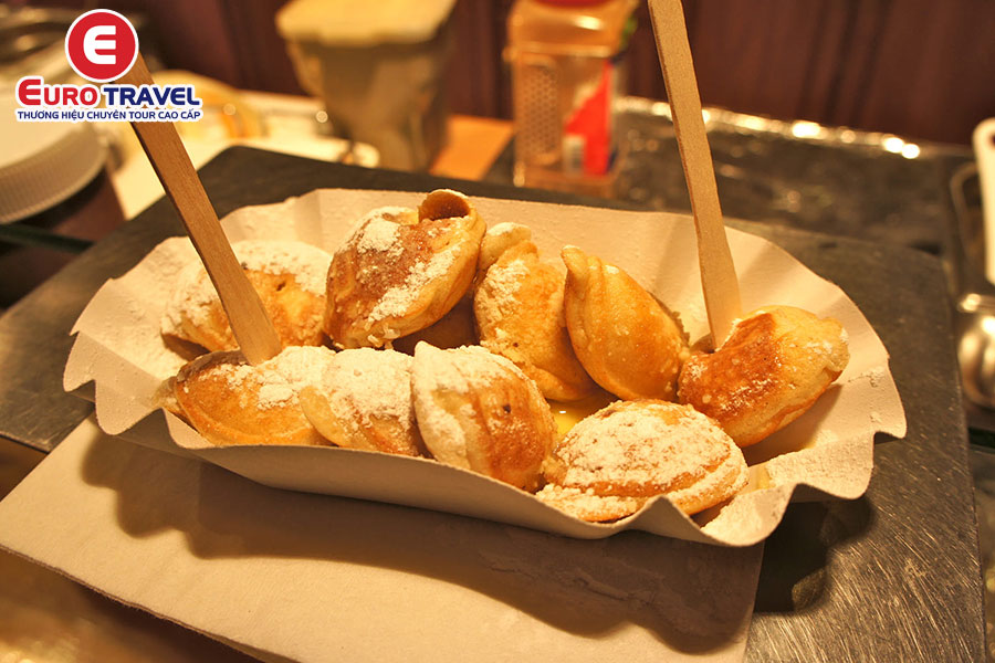 Cẩm nang du lịch Amsterdam trải nghiệm bánh Poffertjes thơm ngon