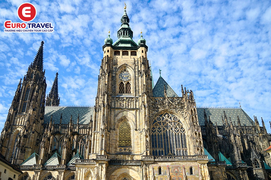 Cẩm nang du lịch Prague tham quan nhà thờ thánh Vitus