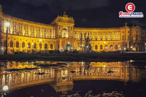 Cẩm nang du lịch Vienna tham quan cung điện Hoàng Gia Hofburg