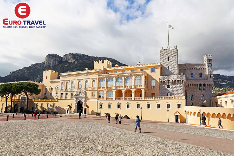 Cung điện thân vương tại điểm du lịch Monaco