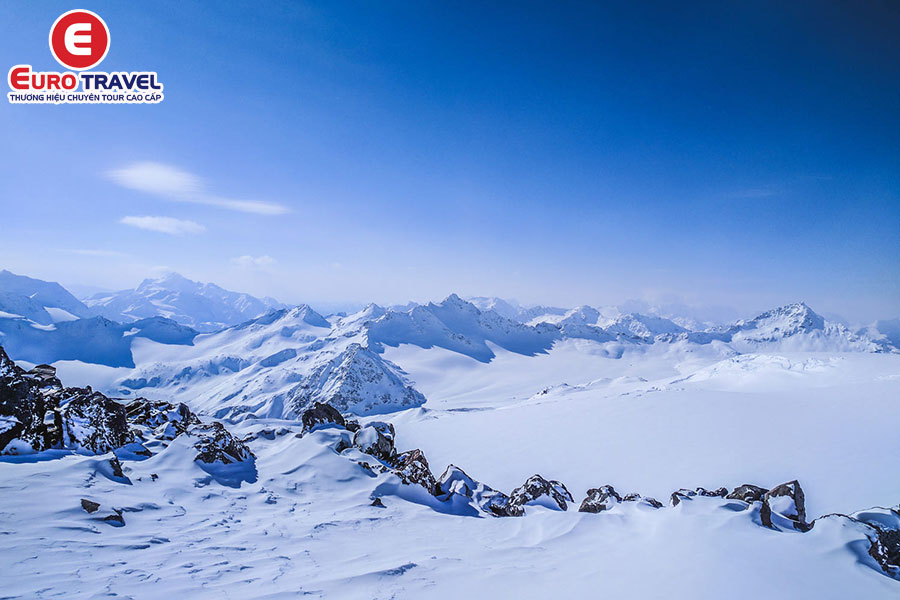 Điểm du lịch Nga khám phá Elbrus