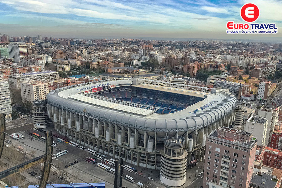 Sân vận động Santiago Bernabeu thú vị tại Madrid