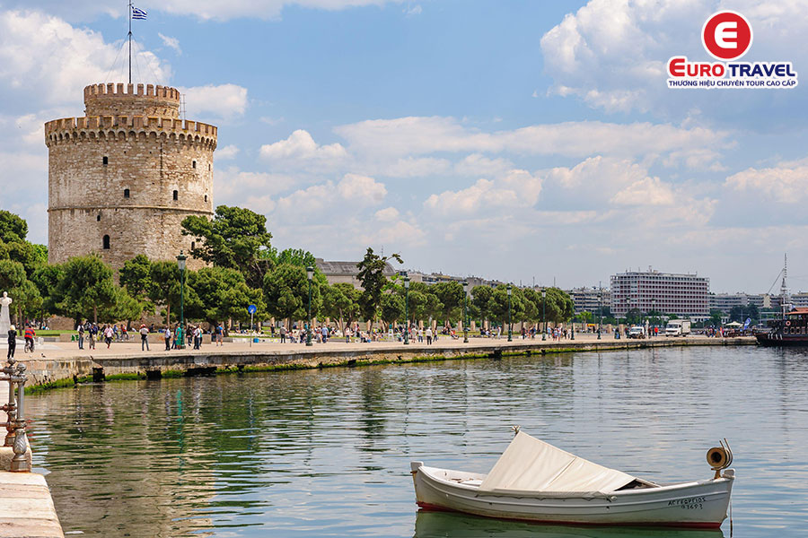 Du lịch châu Âu tham quan Thessaloniki thành phổ cổ kính