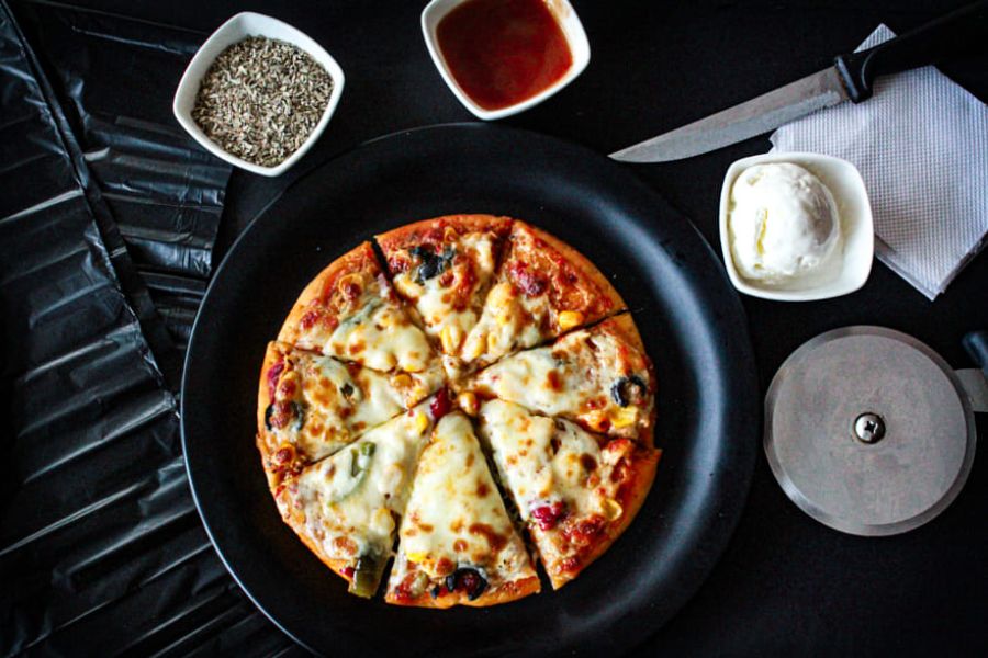 Ăn Pizza ngon tại Rome khi du lịch Ý