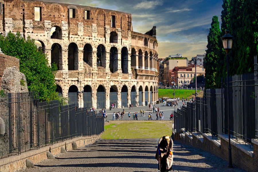 Đấu trường La Mã Colosseum trong những điểm du lịch Rome
