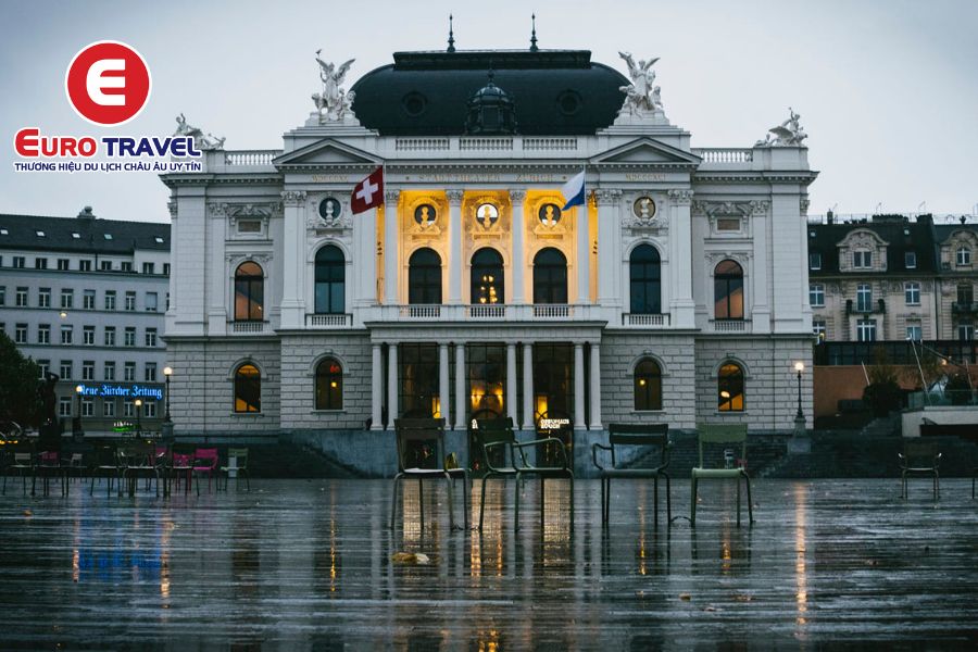 Nhà hát lớn Zurich huy hoàng và kiều diễm