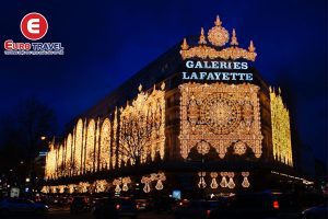 Trung tâm mua sắm tại Paris trang hoàng rực rỡ dịp Giáng sinh