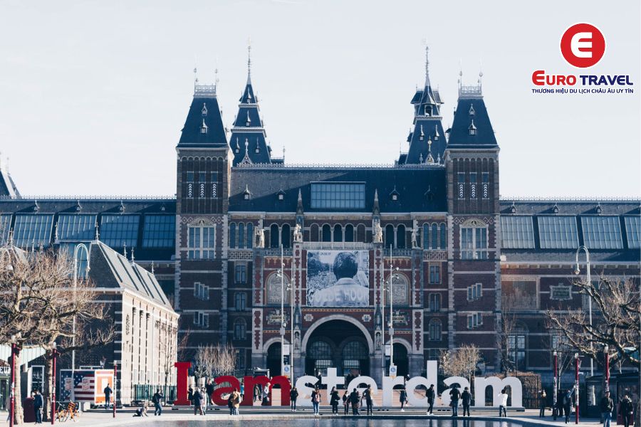 Thăm viện bảo tàng quốc gia Hà Lan trong kinh nghiệm du lịch Amsterdam