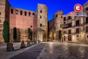 Khu phố cổ Barri Gothic với những con đường lát đá tuyệt đẹp