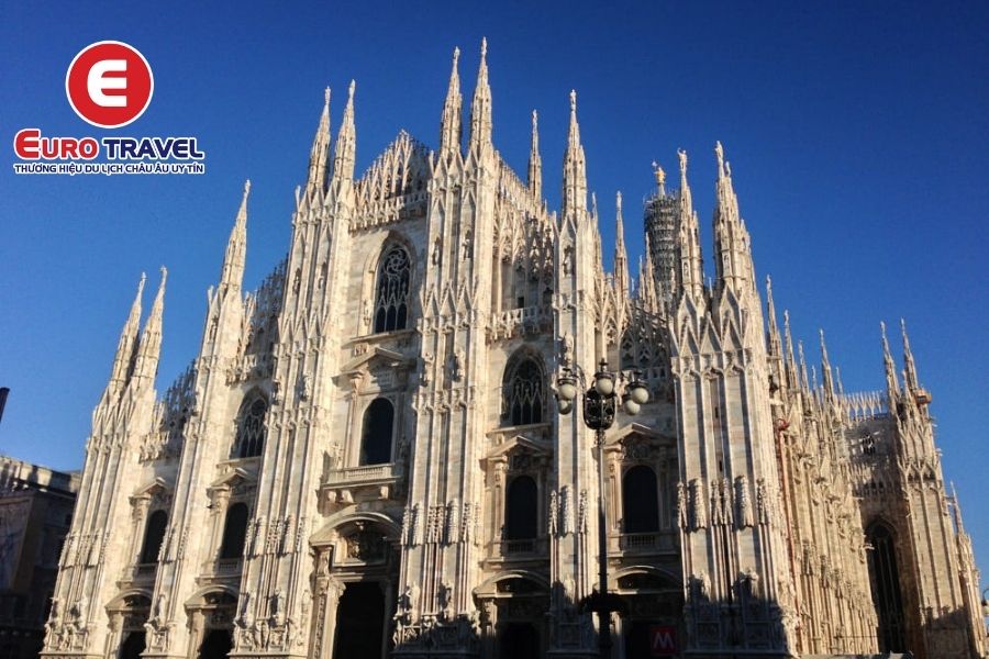 Milan cổ kính trong ánh hoàng hôn