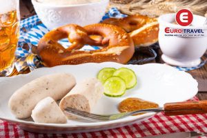 Món xúc xích trắng Weisswurst đặc biệt thơm ngon theo kinh nghiệm du lịch Munichq