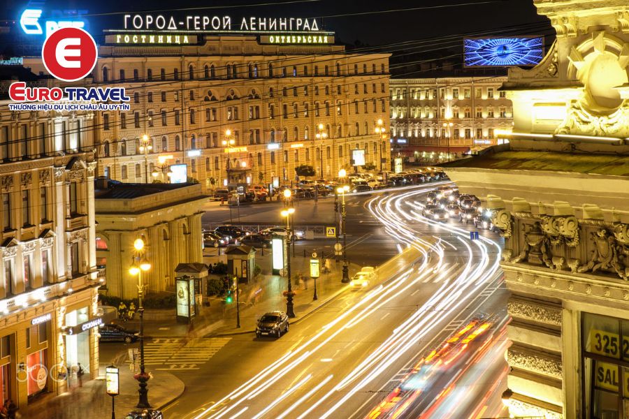 Đại lộ Nevsky Prospect náo nhiệt và sang trọng trong tour châu Âu cao cấp